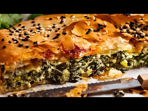 Spanakopita (Greek Spinach Feta Pie with Filo Pastry)