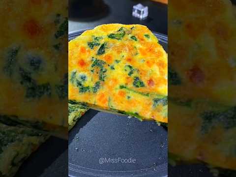 Breakfast Recipe - Spinach &amp; Mushroom Omelette #shorts