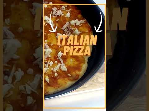 Savor the Deliciousness of Italian Pizza.Dive into the Delicious World of Italian Pizza #shorts